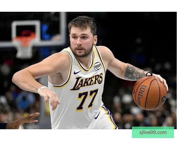 东契奇32分带伤鏖战三分绝平三不沾效率低迷遗憾吞里程悲